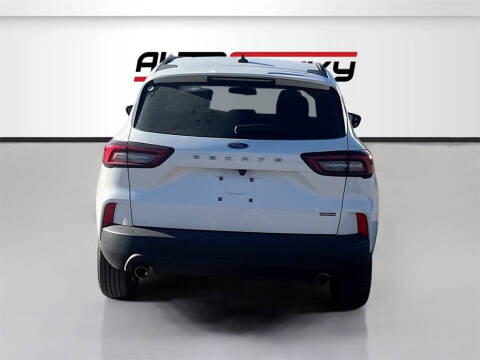 2025 Ford Escape Hybrid ST-Line Select