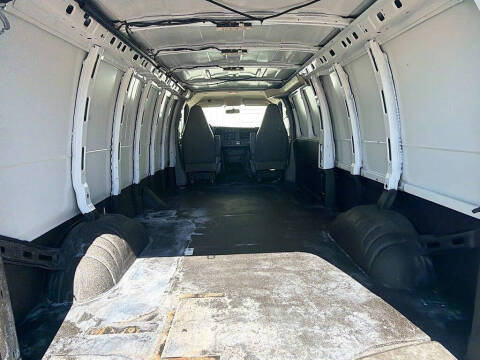 2025 Chevrolet Express 3500