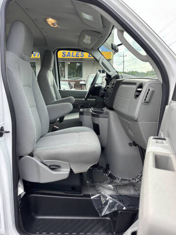 2009 Ford E-Series E-350 SD XL