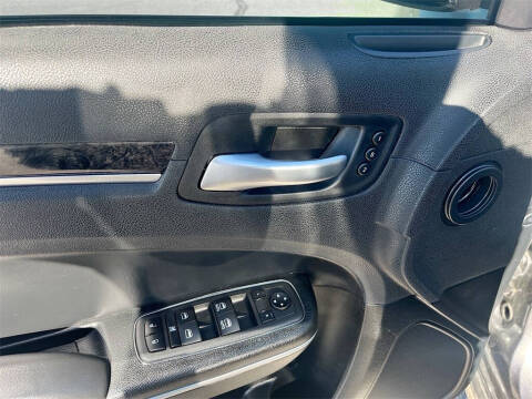 2022 Chrysler 300 Touring L