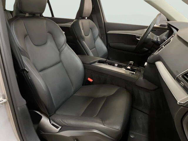 2025 Volvo XC90 B5 Core Bright Theme