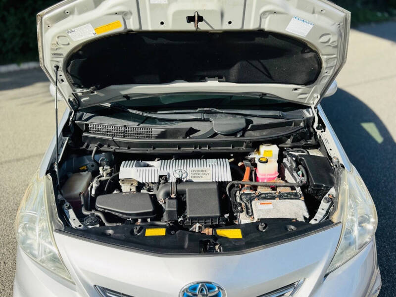 2012 Toyota Prius v Two