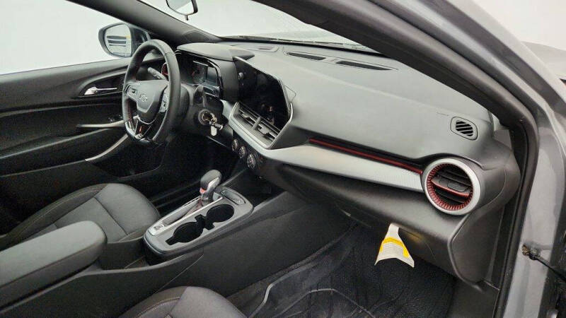 2025 Chevrolet Trax RS