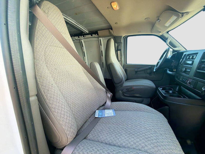 2025 Chevrolet Express 3500