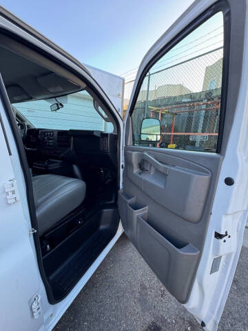 2017 Chevrolet Express 2500