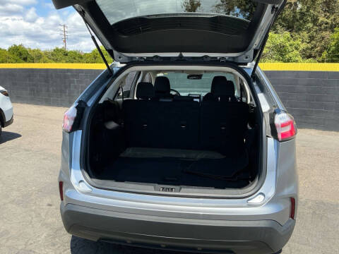 2023 Ford Edge SE