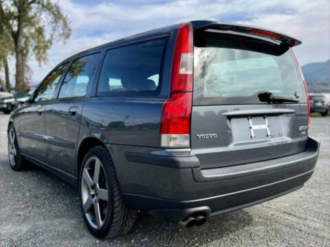 2004 Volvo V70 R