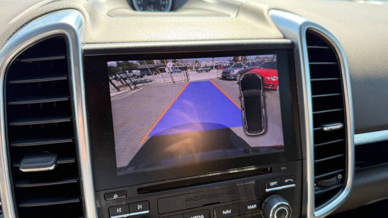 2017 Porsche Cayenne S E-Hybrid