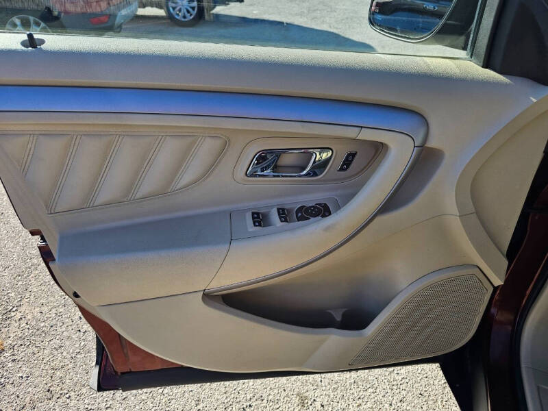 2015 Ford Taurus SEL