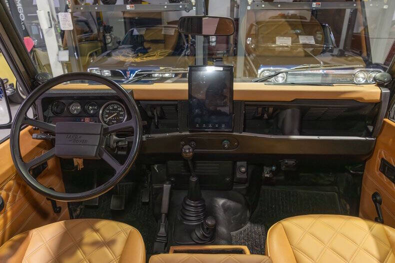 1987 Land Rover Defender