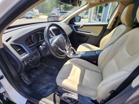 2016 Volvo XC60 T6 Drive-E