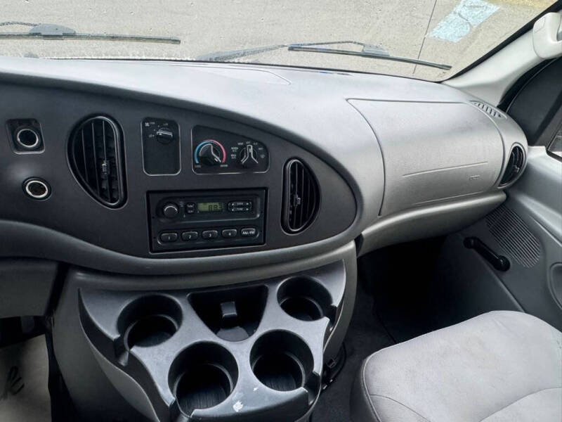 2006 Ford E-Series E-250