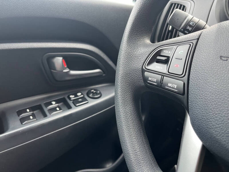 2013 Kia Rio 5-Door LX