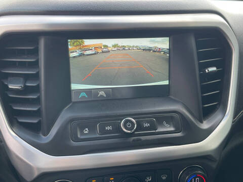 2017 GMC Acadia SLE-2