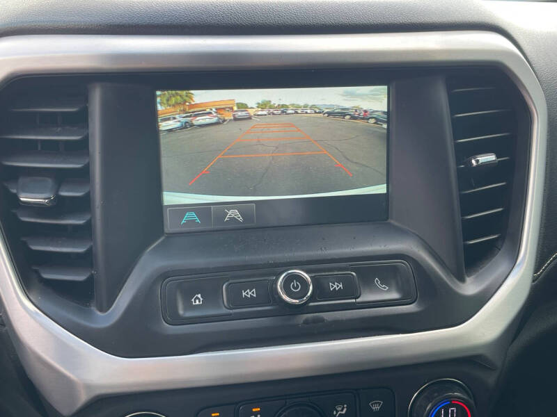 2017 GMC Acadia SLE-2