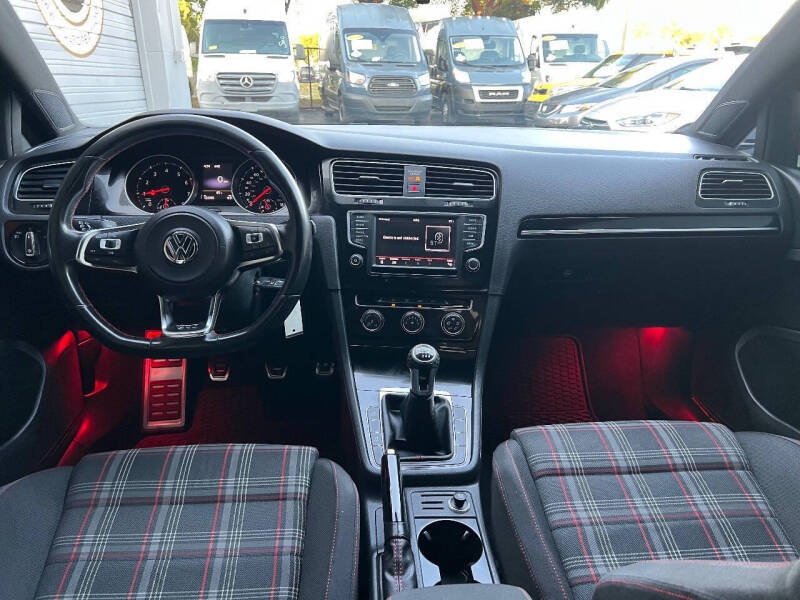 2016 Volkswagen Golf GTI S