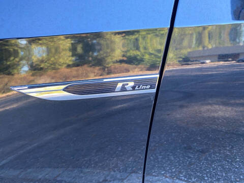 2017 Volkswagen Passat 1.8T R-Line