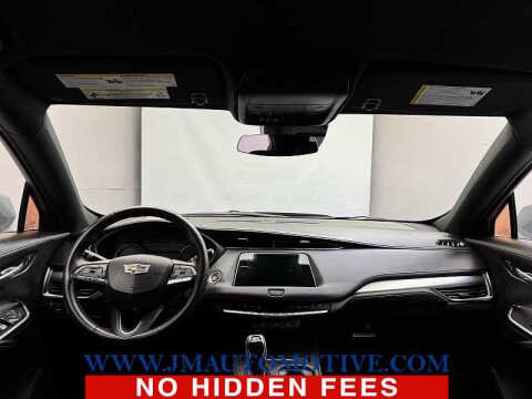 2023 Cadillac XT4 Premium Luxury