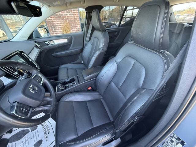 2020 Volvo XC40 T5 Momentum