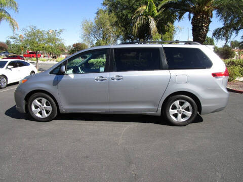 2012 Toyota Sienna LE 8-Passenger