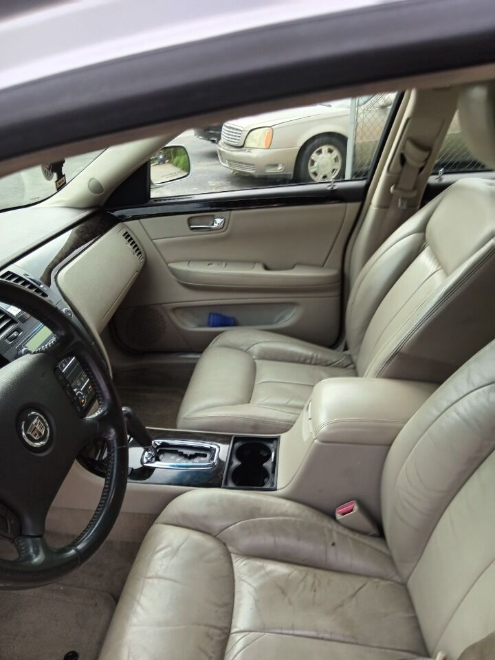 2010 CADILLAC DTS Sedan - $6,950