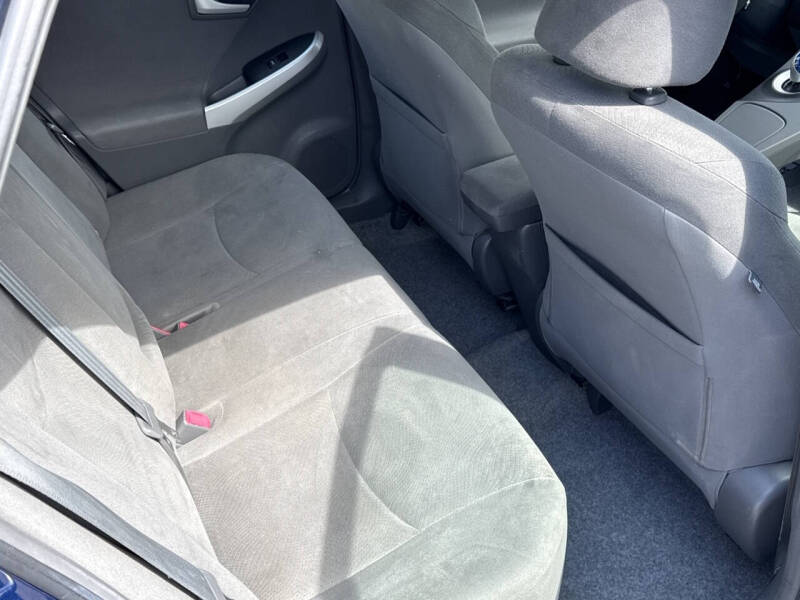 2010 Toyota Prius III