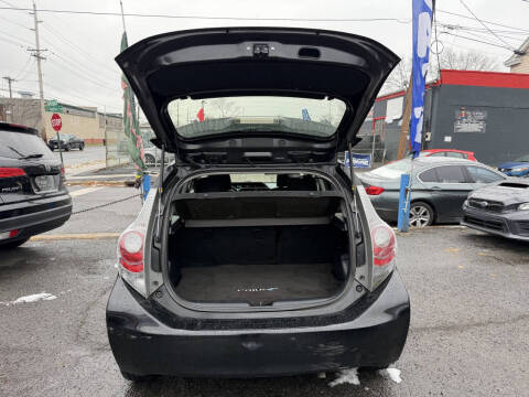 2013 Toyota Prius c One