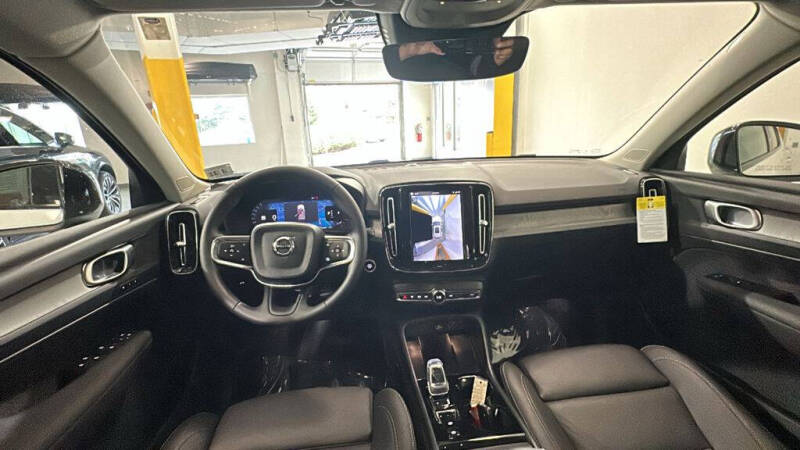 2026 Volvo XC40 B5 Plus