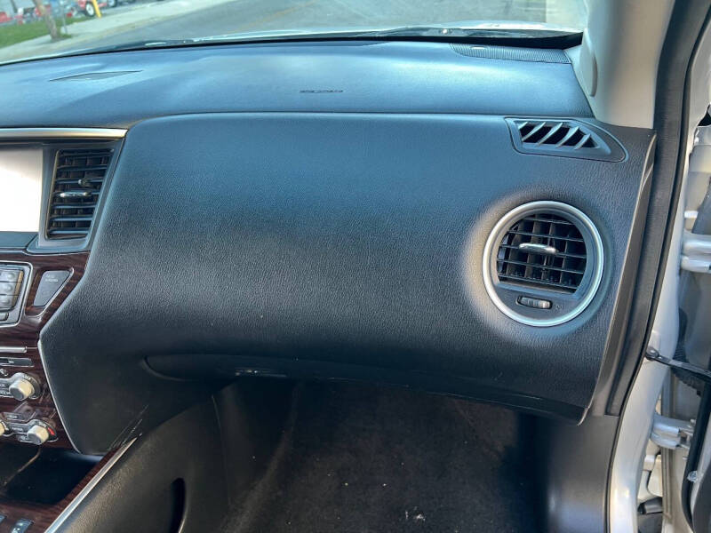 2014 Nissan Pathfinder SL