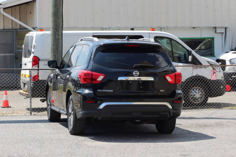 2020 Nissan Pathfinder SV