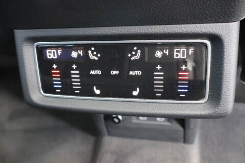 2021 Audi e-tron quattro Premium Plus