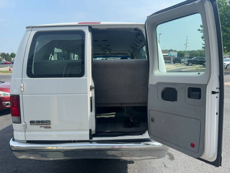 2010 Ford E-Series E-350 SD XLT