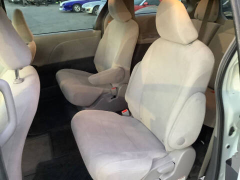 2017 Toyota Sienna L 7-Passenger