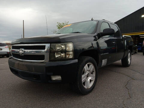 2007 Chevrolet Silverado 1500 for sale at BELOW BOOK AUTO SALES in Idaho Falls ID