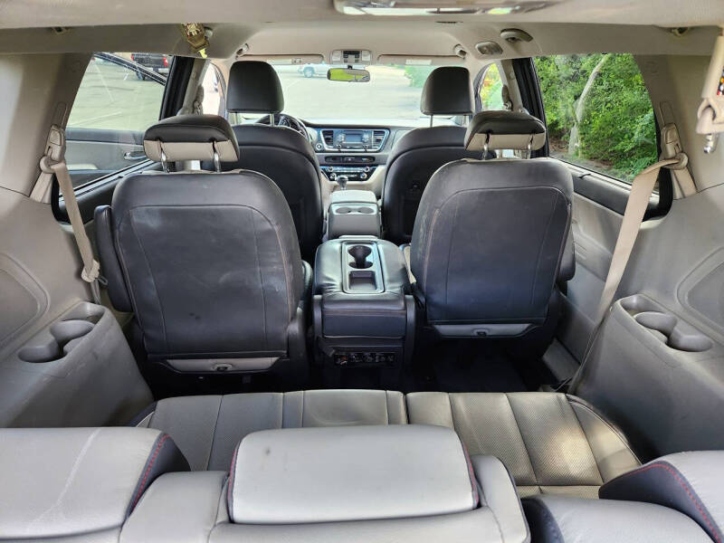 2017 Kia Sedona LX
