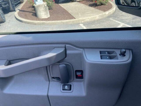 2025 GMC Savana 2500