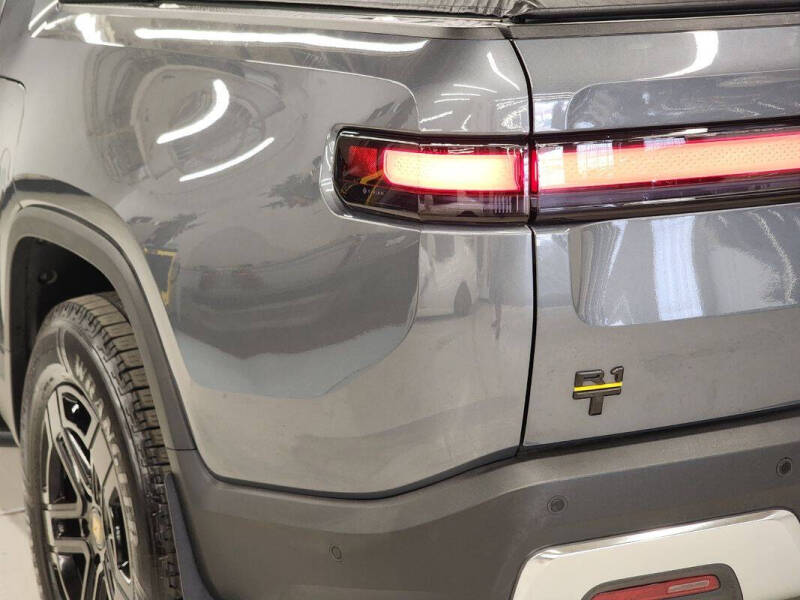 2023 Rivian R1T Adventure