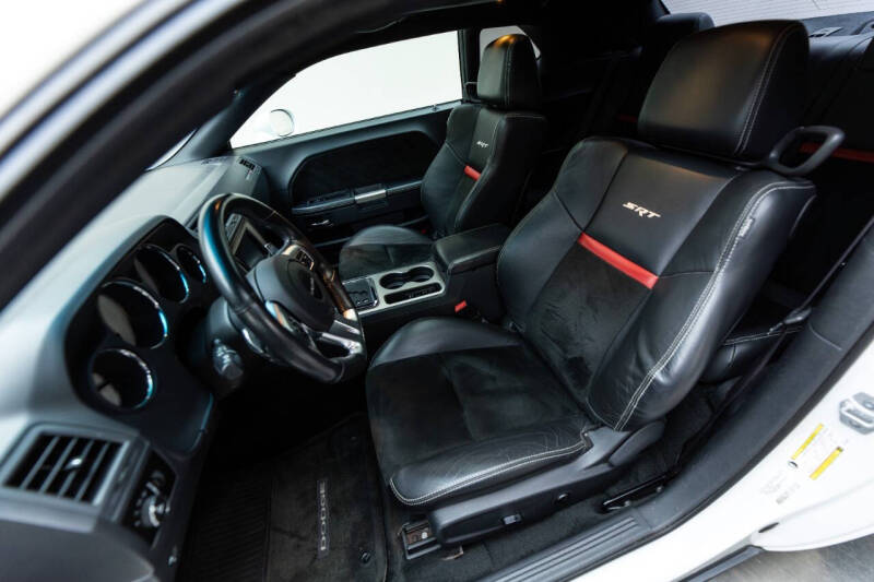2012 Dodge Challenger SRT8 - Photo 10