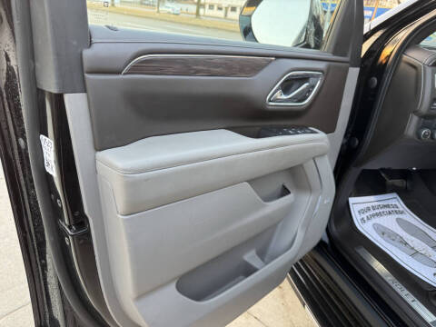 2023 Chevrolet Suburban LT