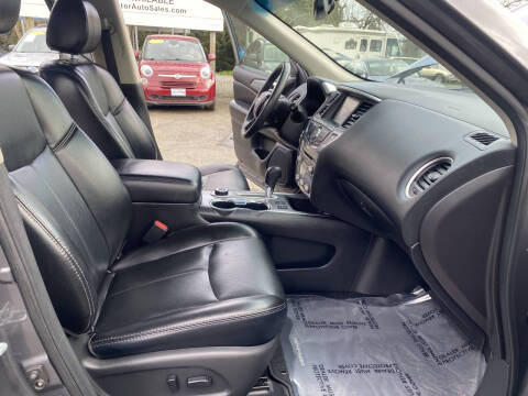 2017 Nissan Pathfinder SL