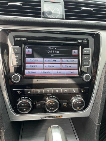 2012 Volkswagen Passat SE PZEV