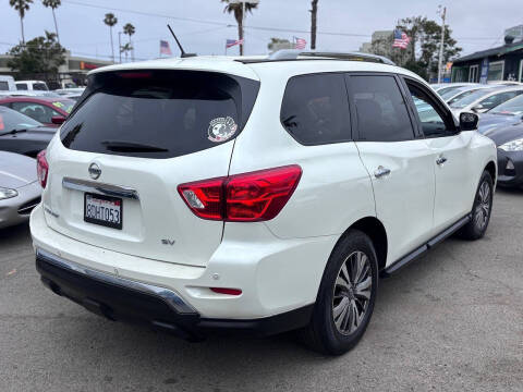 2018 Nissan Pathfinder SL