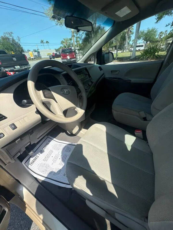 2014 Toyota Sienna L 7-Passenger