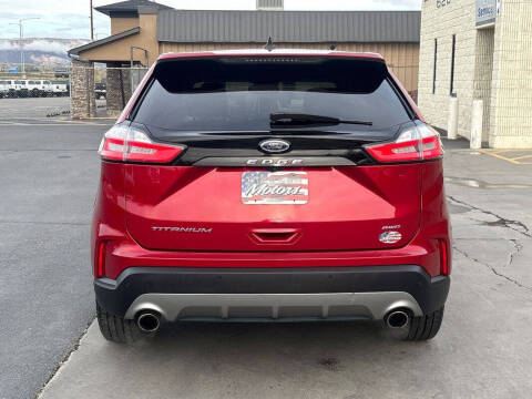 2022 Ford Edge Titanium