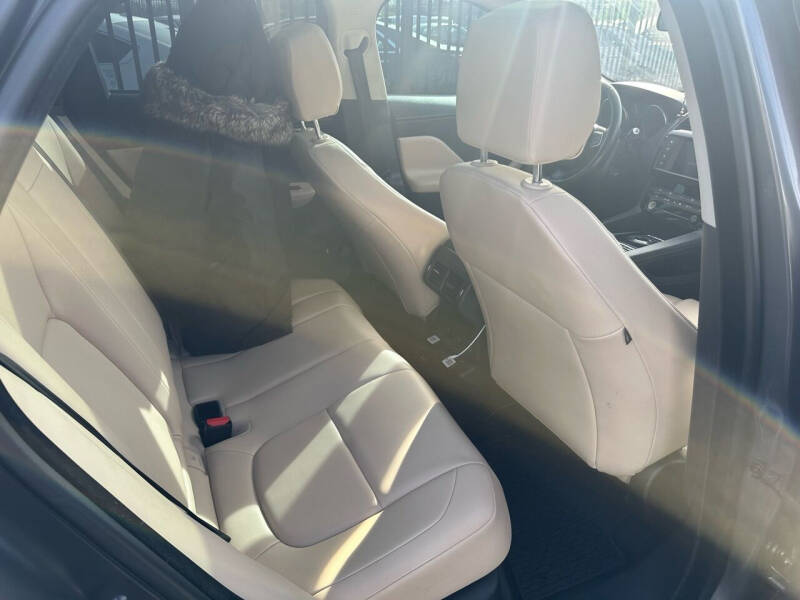 2017 Jaguar F-PACE 35t Premium