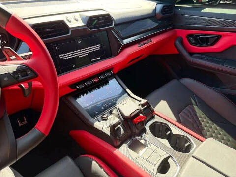 2025 Lamborghini Urus SE