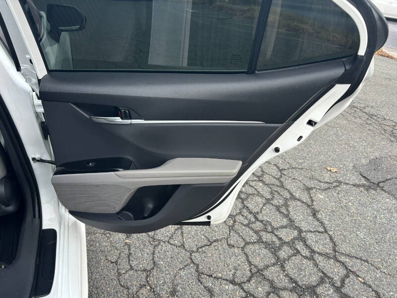 2020 Toyota Camry SE