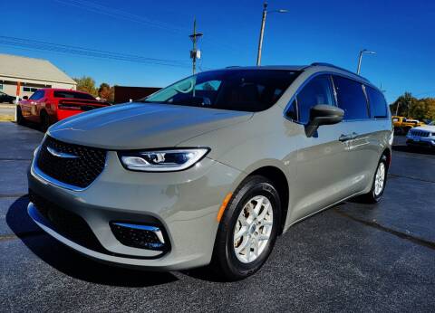 2021 Chrysler Pacifica for sale at PREMIER AUTO SALES in Carthage MO