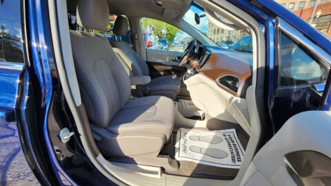 2020 Chrysler Voyager LX