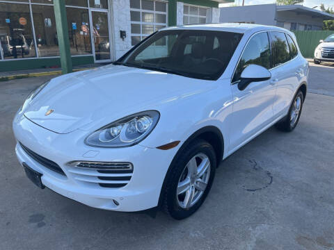 2014 Porsche Cayenne for sale at Auto Outlet Inc. in Houston TX